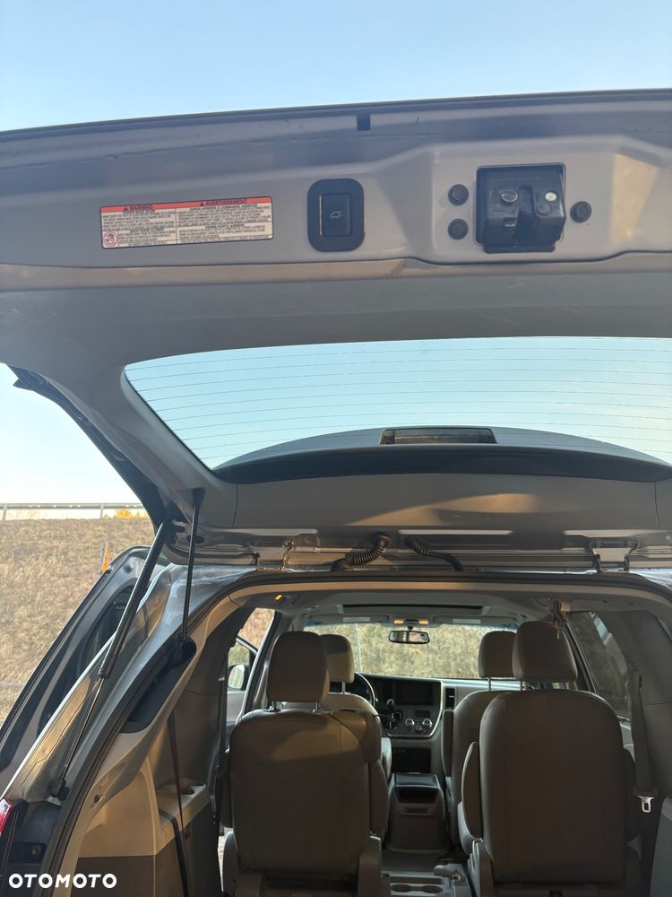 Toyota Sienna 3.5 V6 SE - 10