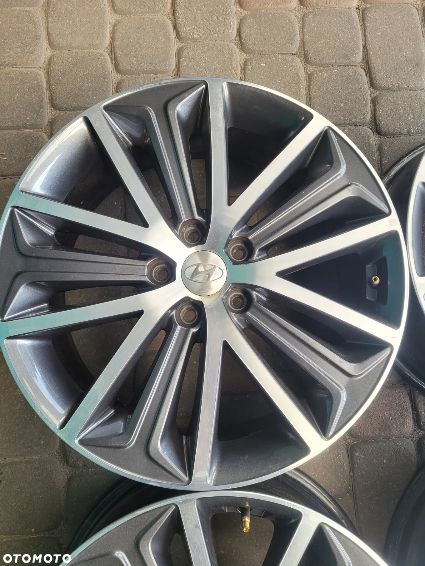 ALUFELGI ORYG. HYUNDAI - 7.5Jx19 5x114.3 ET53 TUCSON IX35 - 5