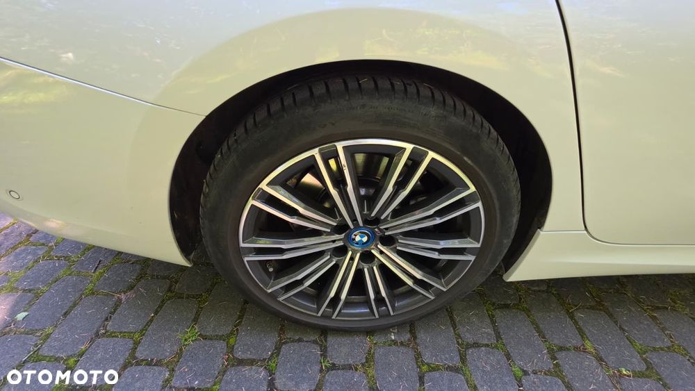 BMW Seria 3 320e M Sport sport - 9
