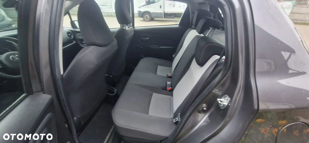 Toyota Yaris 1.5 VVT-i Team Deutschland - 14