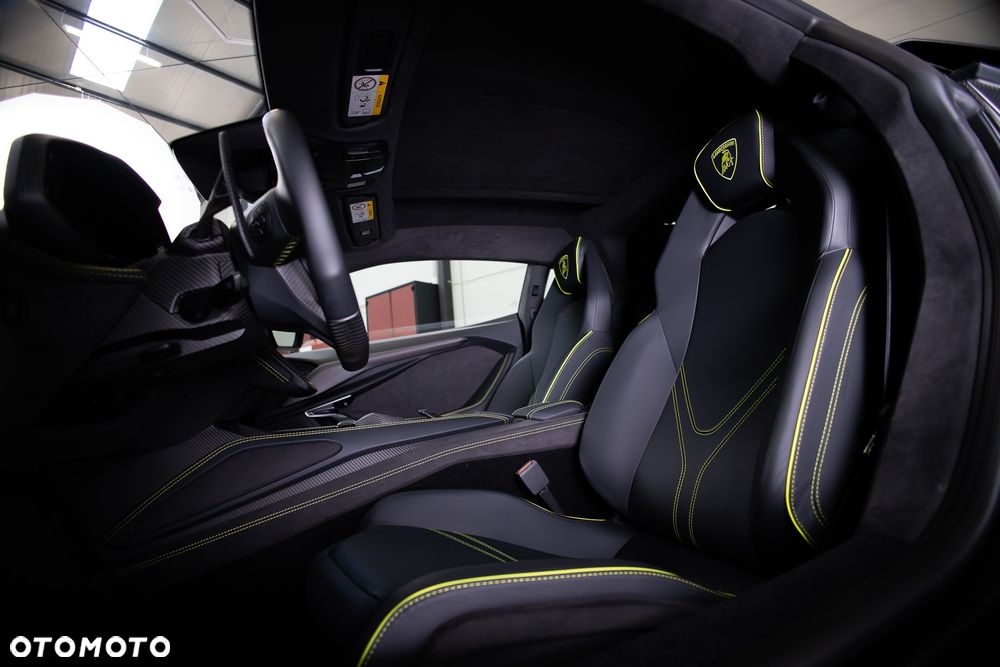 Lamborghini Revuelto - 26