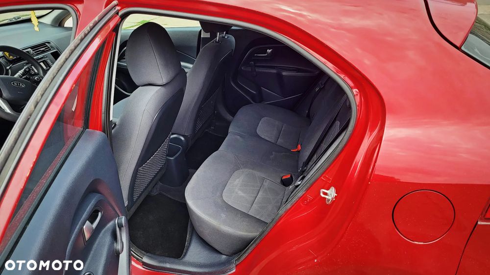 Kia Rio - 7