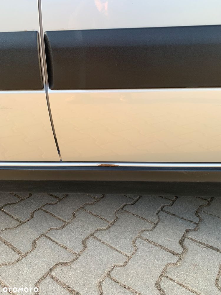 Suzuki SX4 1.9 DDiS DPF 4x4 Comfort - 9