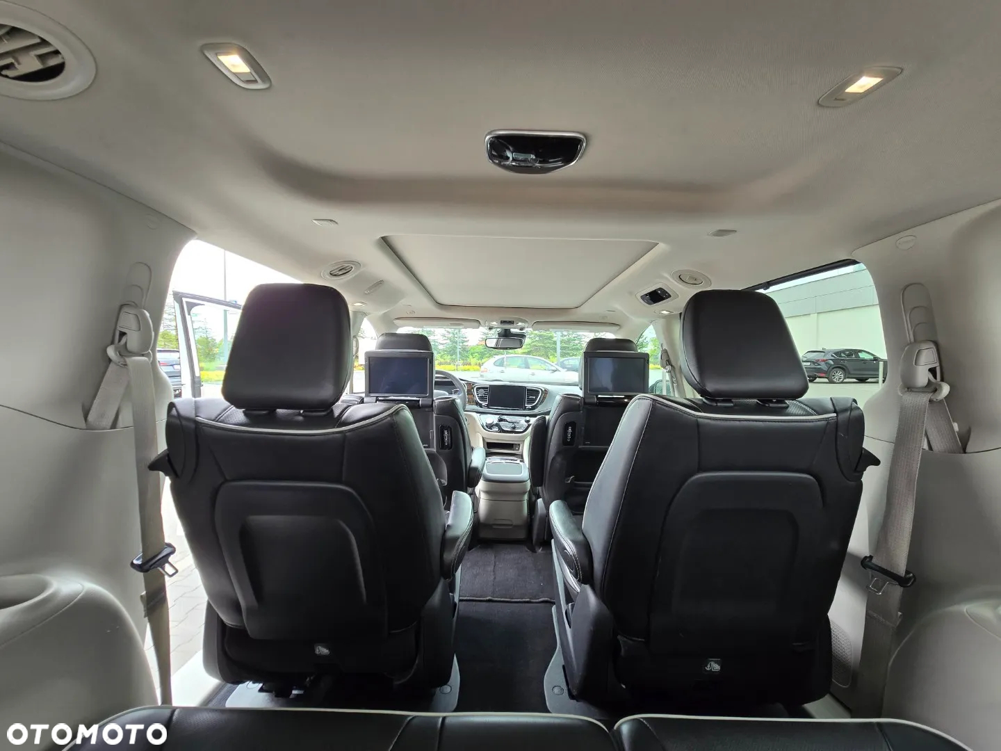 Chrysler Pacifica - 18
