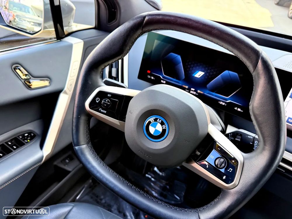 BMW iX xDrive 50 Pack Desportivo - 12