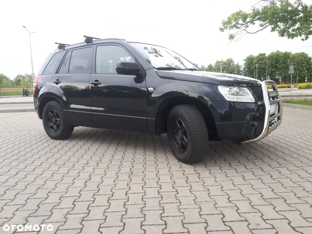 Suzuki Grand Vitara 2.0 Club Family - 6