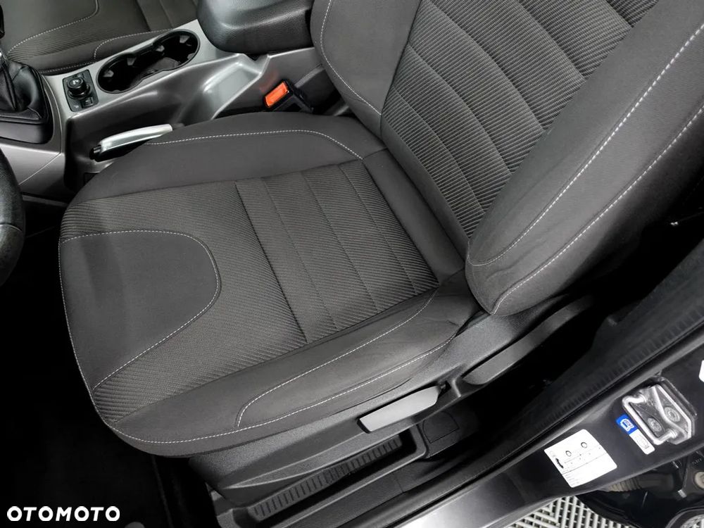 Ford Kuga 2.0 TDCi FWD Titanium - 15