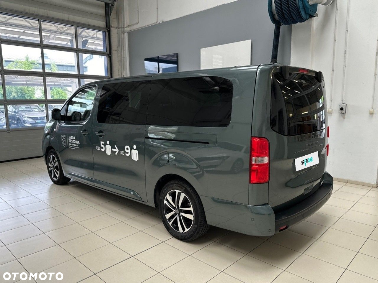 Peugeot Traveller - 8