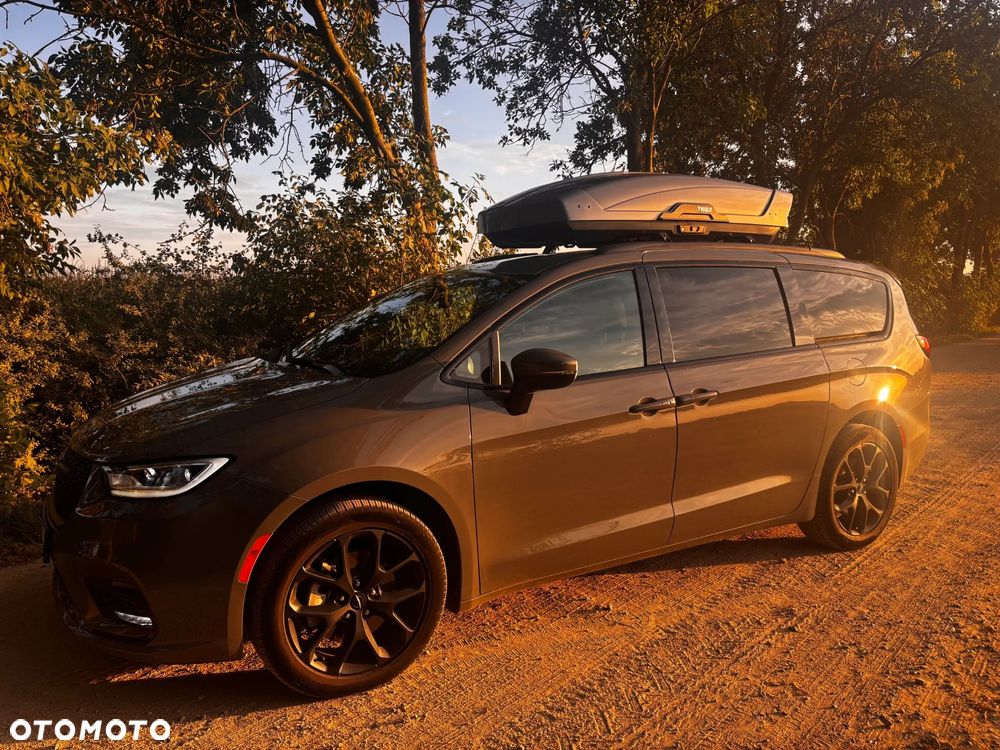 Chrysler Pacifica - 7