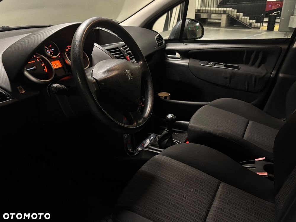 Peugeot 207 1.4 Active - 18
