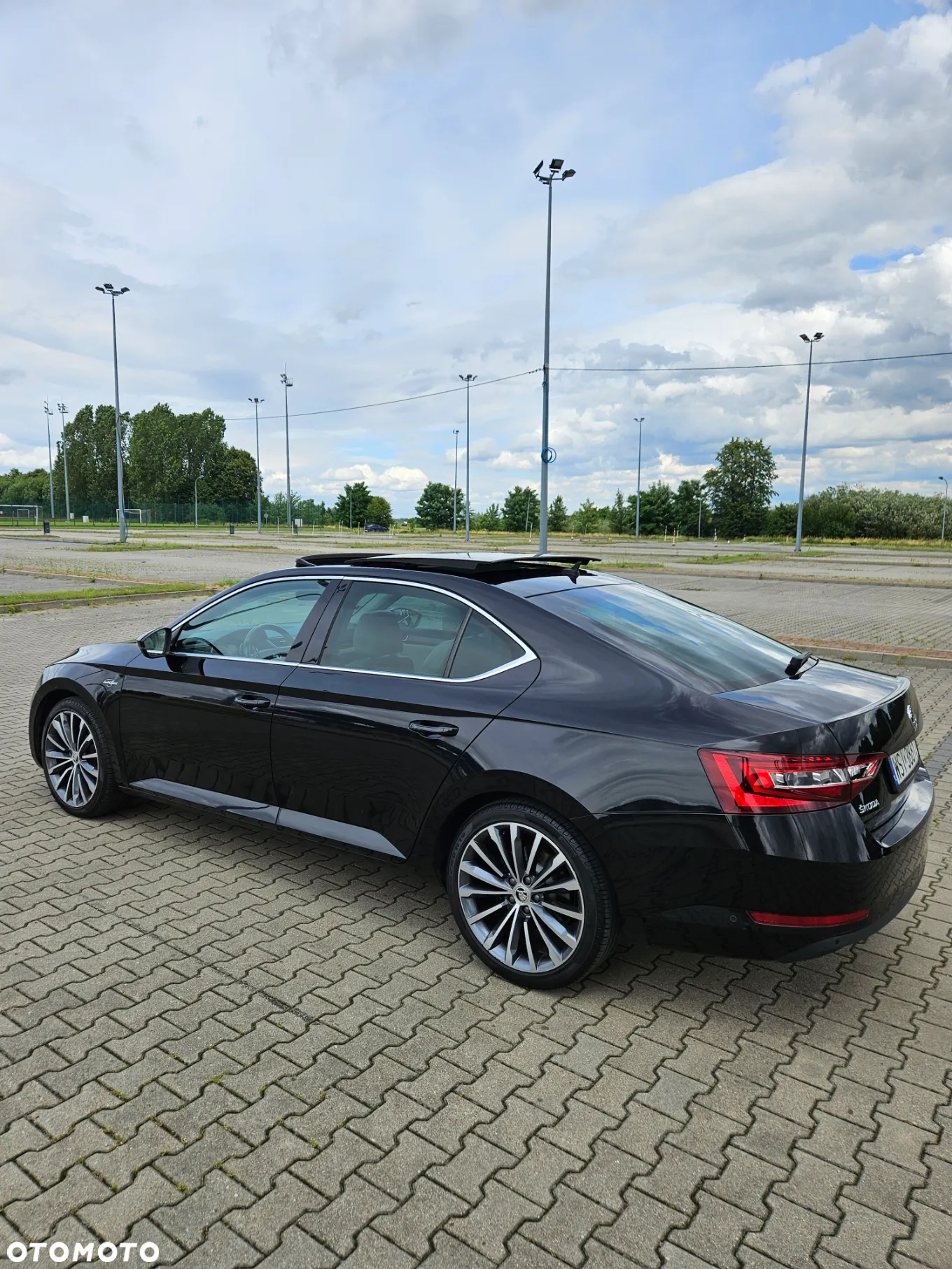 Skoda Superb 2.0 TDI L&K - 17