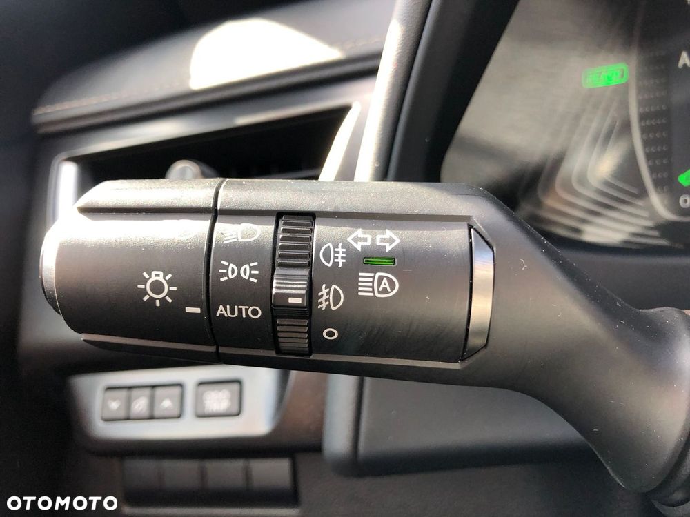 Lexus UX 250h GPF F Impression 2WD - 28