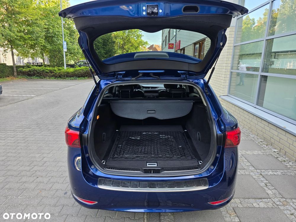 Toyota Avensis - 10