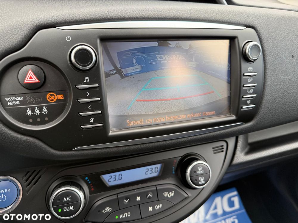 Toyota Yaris Hybrid 100 Active EU6 - 24
