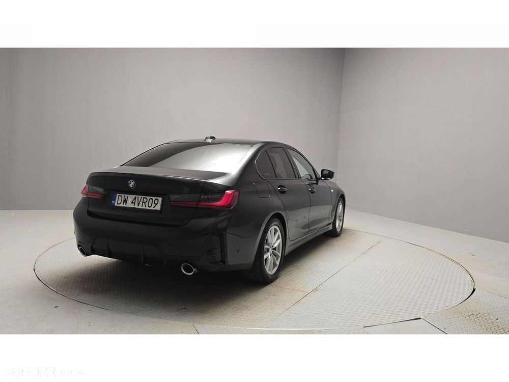 BMW Seria 3 320d xDrive mHEV M Sport - 5
