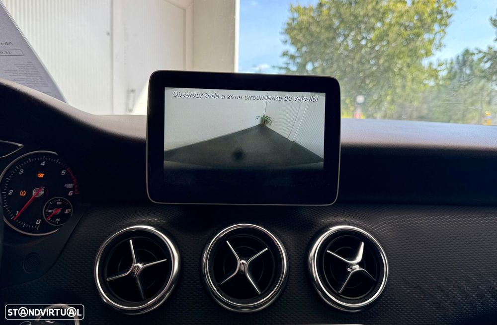 Mercedes-Benz A 180 d AMG Line - 26