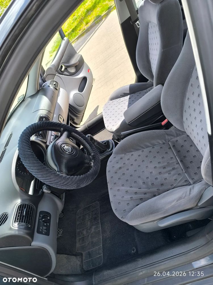 Seat Toledo 1.9 TDI Signo - 12