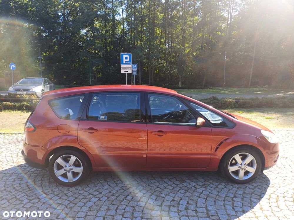 Ford S-Max - 16
