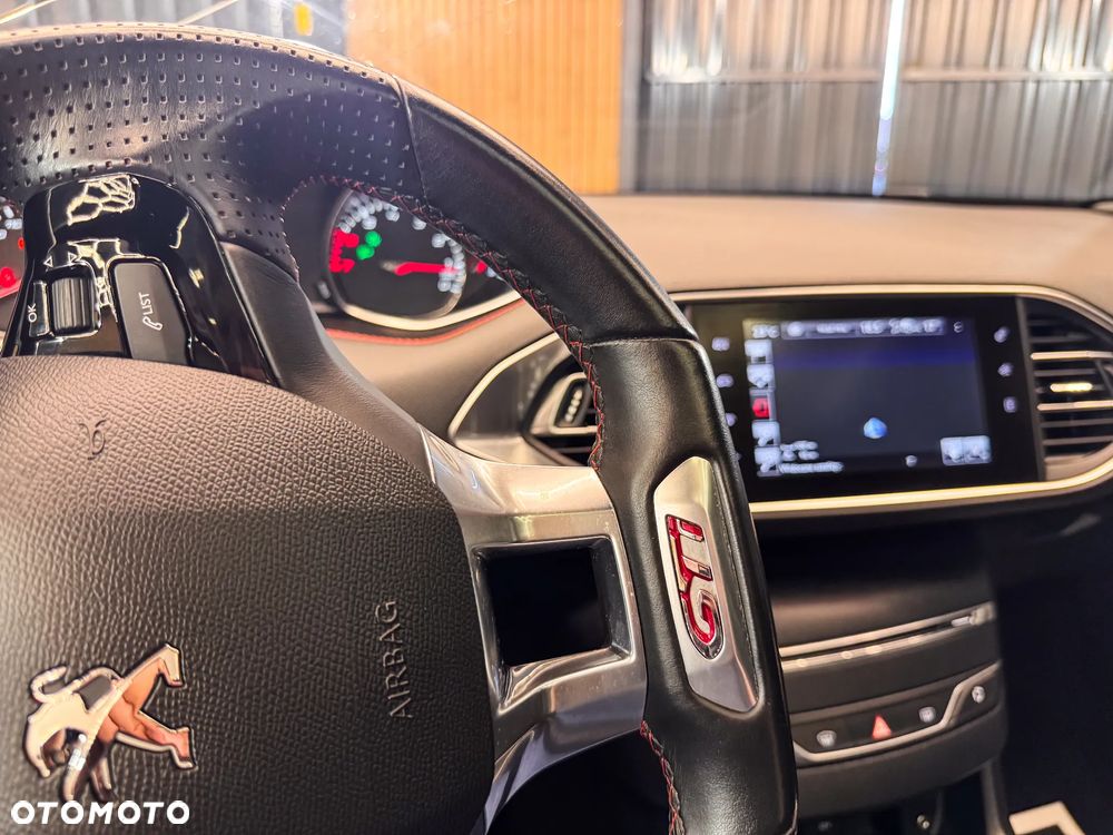 Peugeot 308 1.6 e-THP S&S GTi by Sport - 38