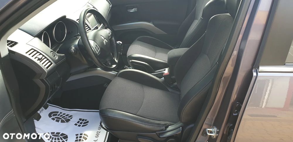 Mitsubishi Outlander - 17