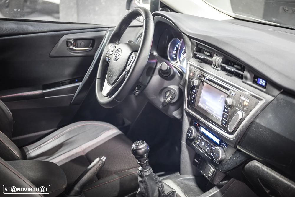 Toyota Auris 1.4 D-4D Exclusive+Navi - 6