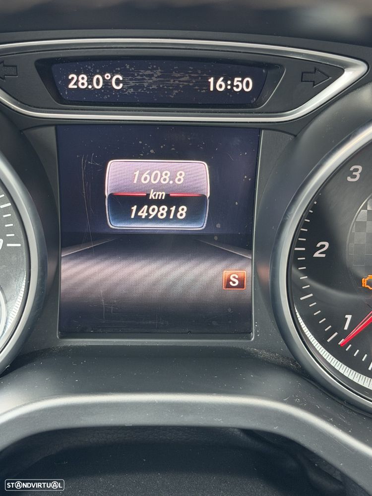 Mercedes-Benz A 180 d AMG Line - 16