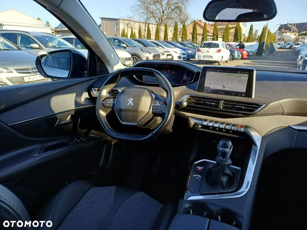 Peugeot 3008 1.2 PureTech Allure S&S - 19