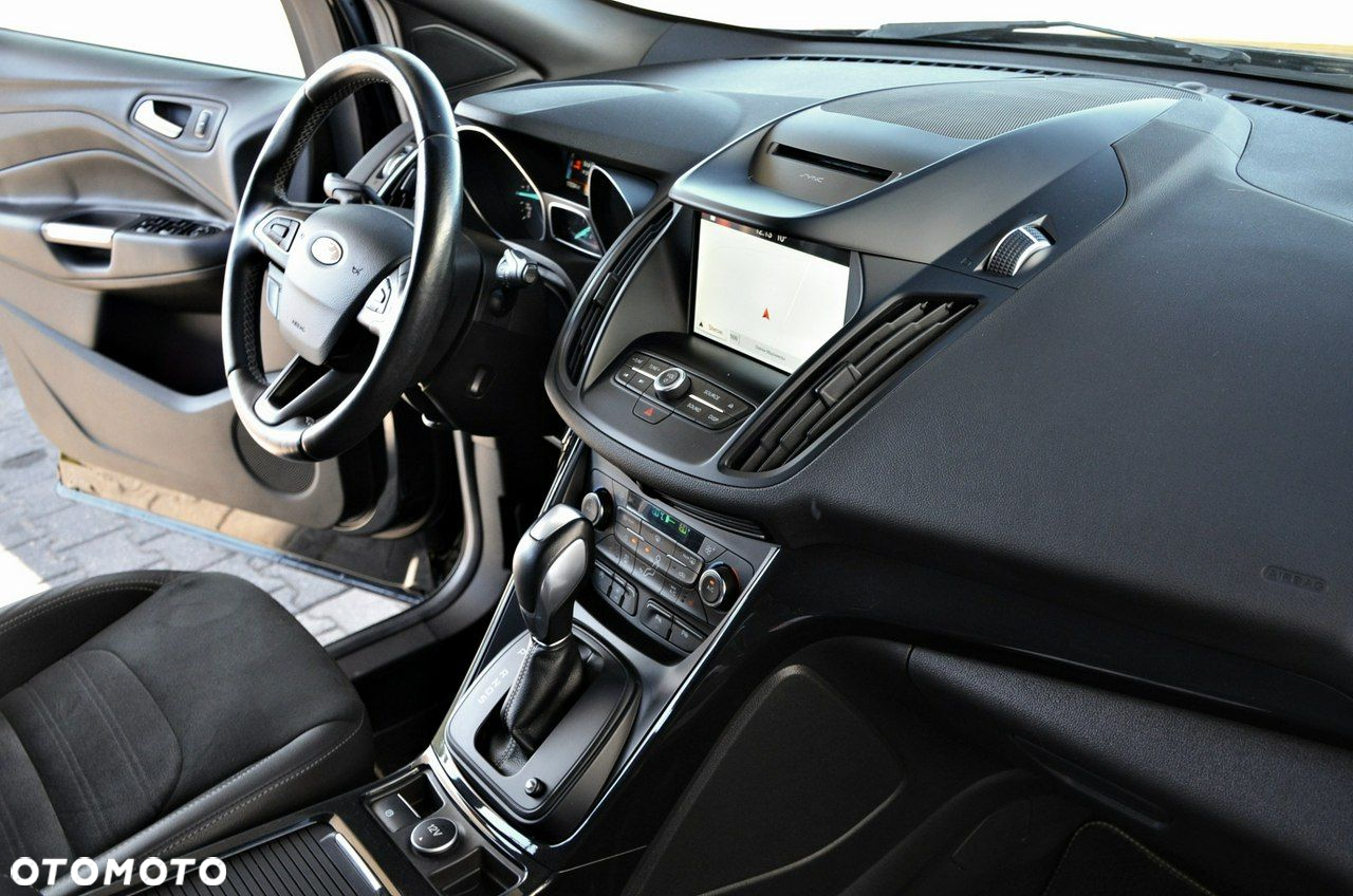 Ford Kuga - 31