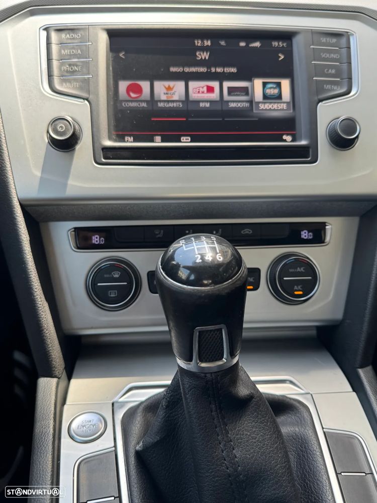 VW Passat 2.0 TDI Confortline - 21
