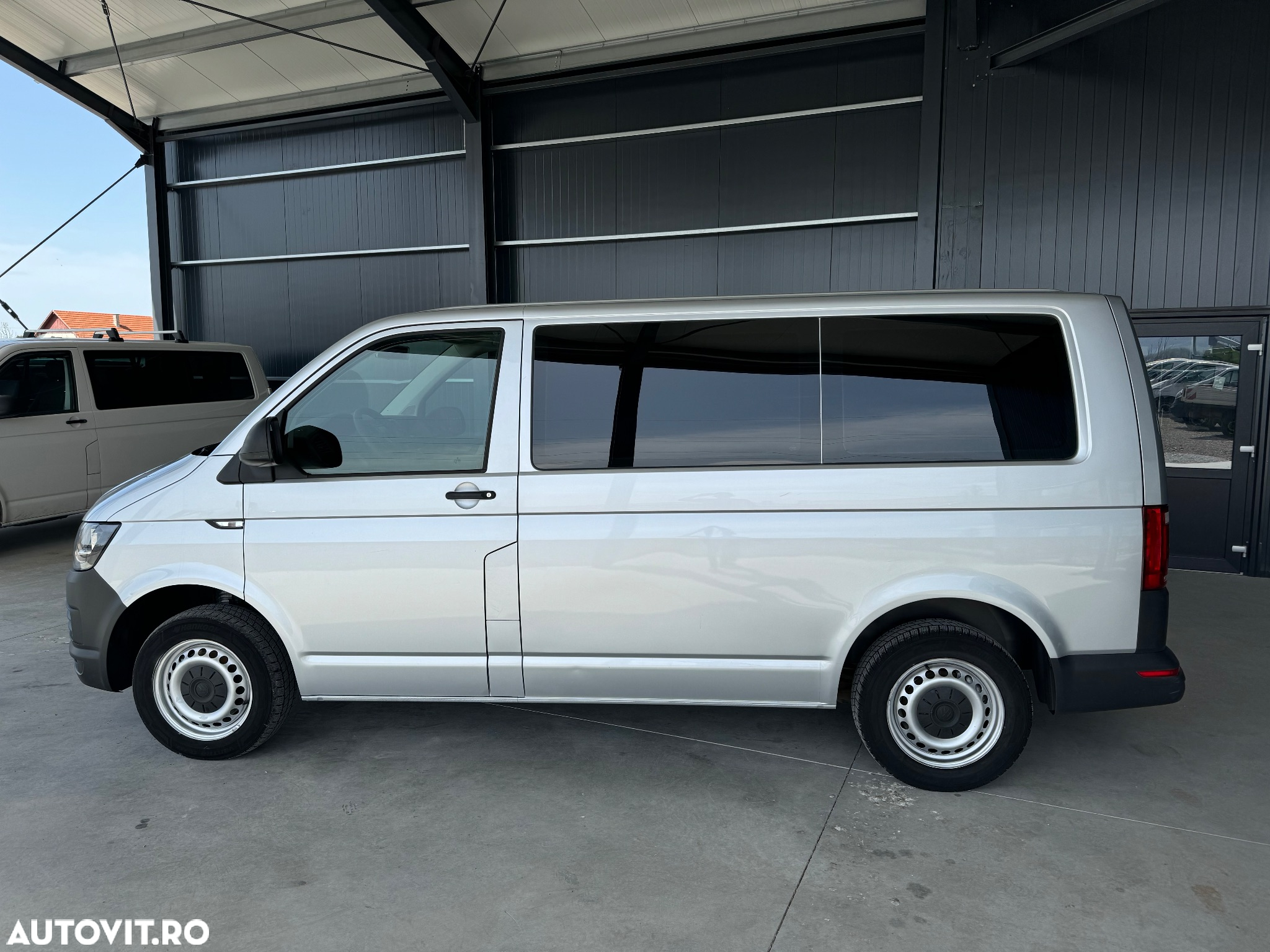 Volkswagen Transporter - 11
