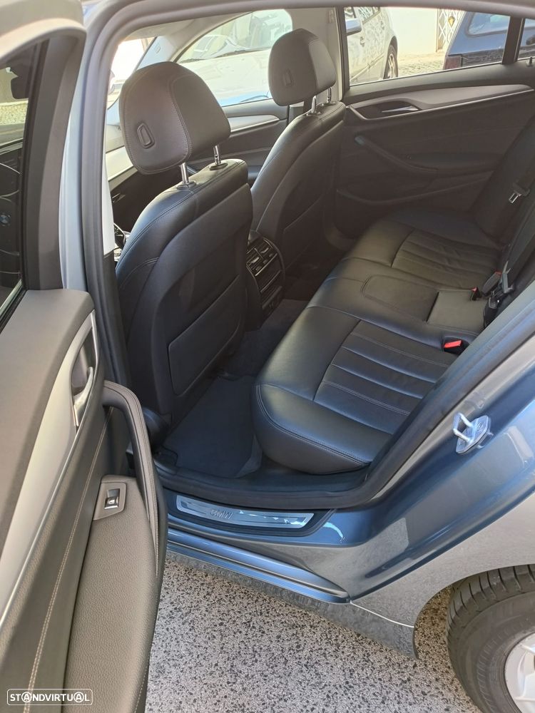 BMW 530 d xDrive Line Luxury Auto - 7