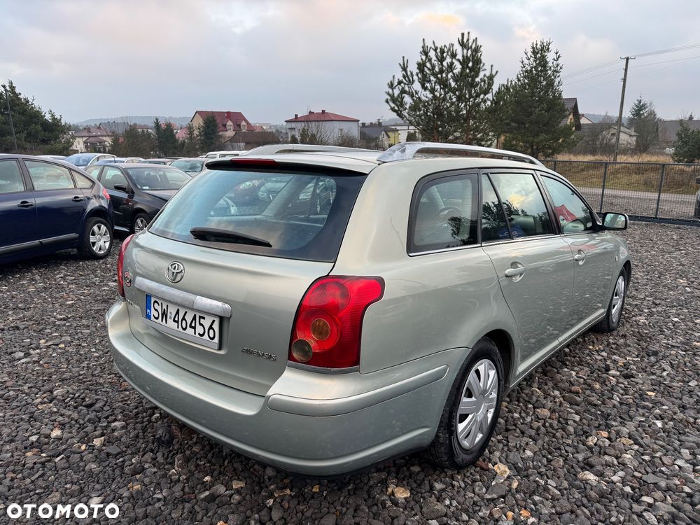 Toyota Avensis 1.8 VVT-i Sol - 2