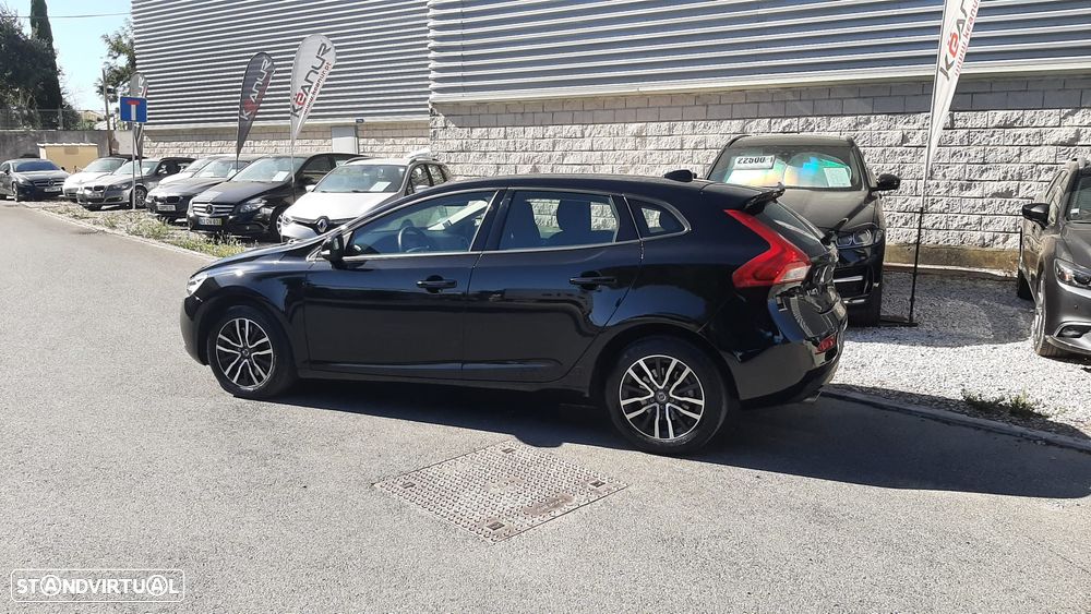 Volvo V40 2.0 D3 Momentum - 23