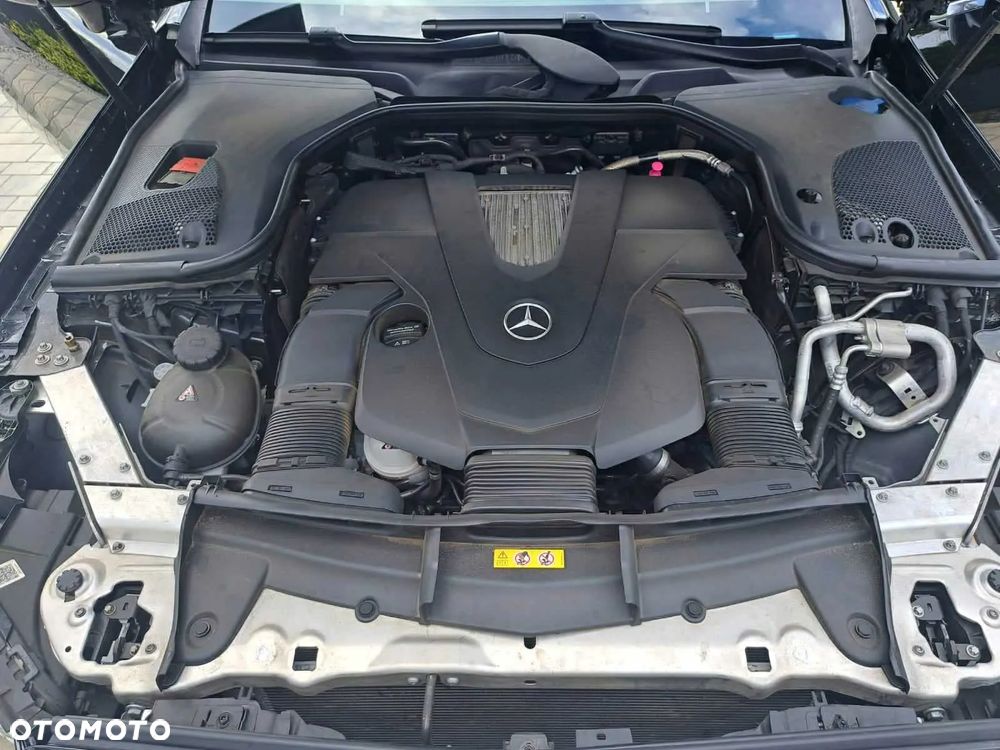 Mercedes-Benz Klasa E 400 4Matic Coupe 9G-TRONIC Avantgarde - 12