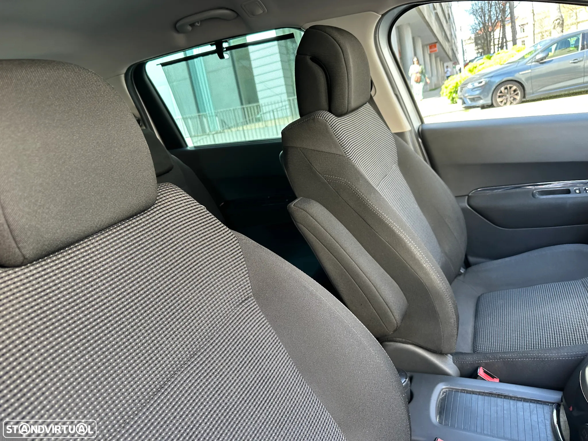 Peugeot 5008 1.6 HDi Executive - 25