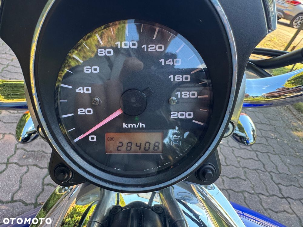 Suzuki Intruder - 22