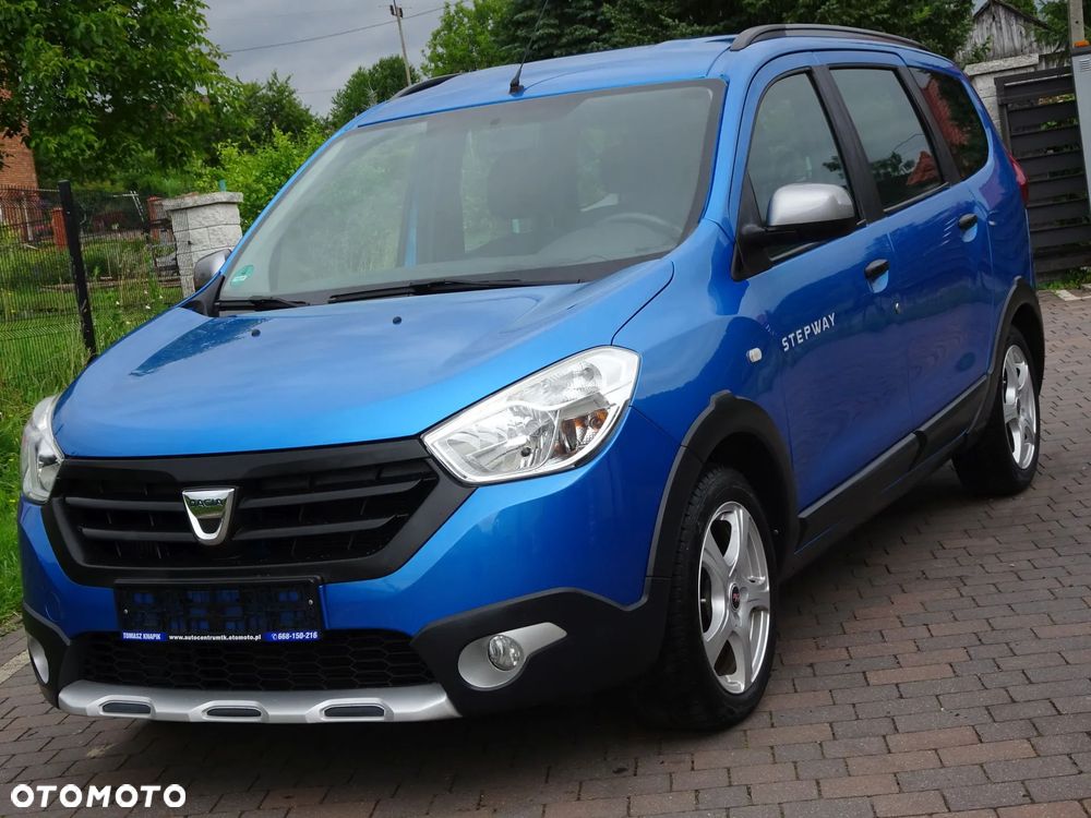 Dacia Lodgy TCe 115 Stepway Celebration - 1