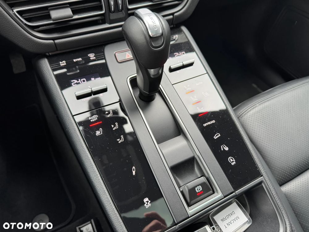 Porsche Macan T - 14