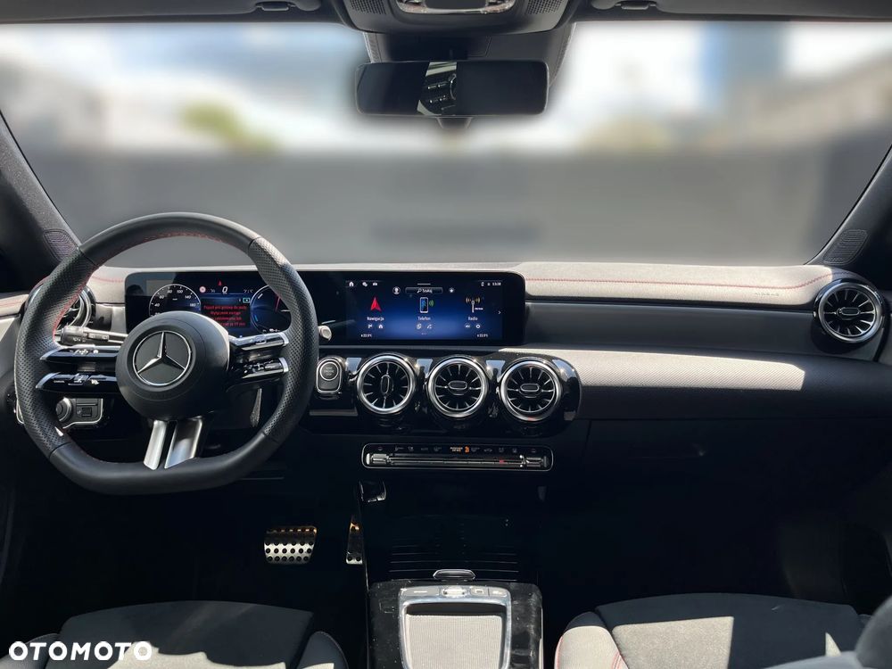 Mercedes-Benz CLA - 14