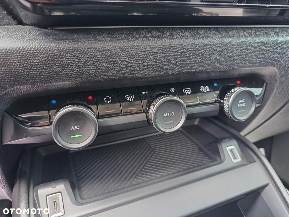 Citroën C4 1.2 PureTech Shine S&S - 26