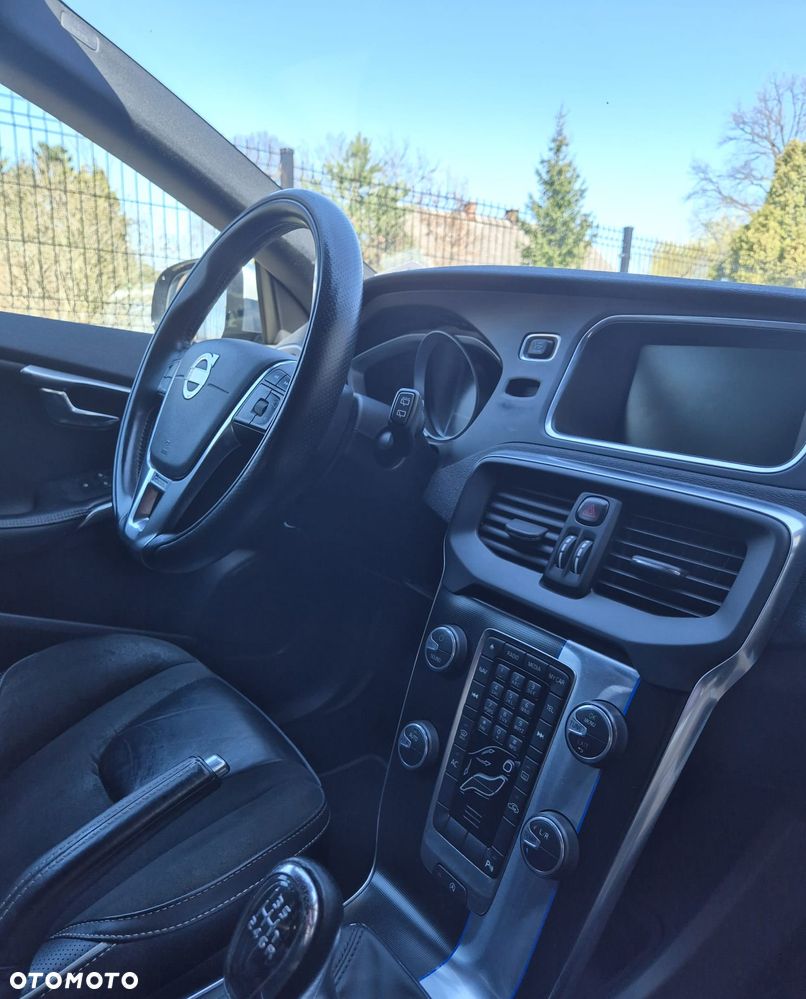 Volvo V40 D3 R Design - 9