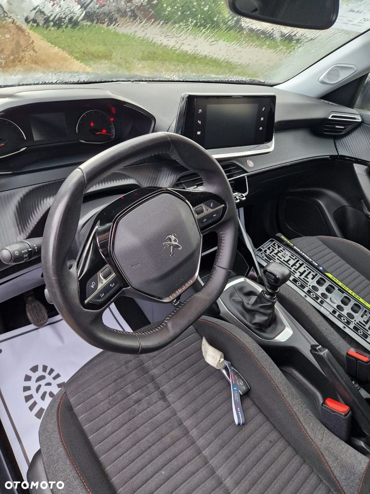 Peugeot 2008 PureTech 100 Allure S&S BVM6 - 4