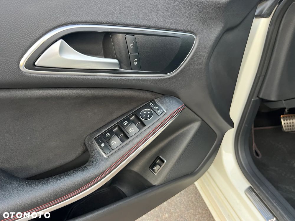 Mercedes-Benz CLA Shooting Brake 180 7G-DCT AMG Line - 17