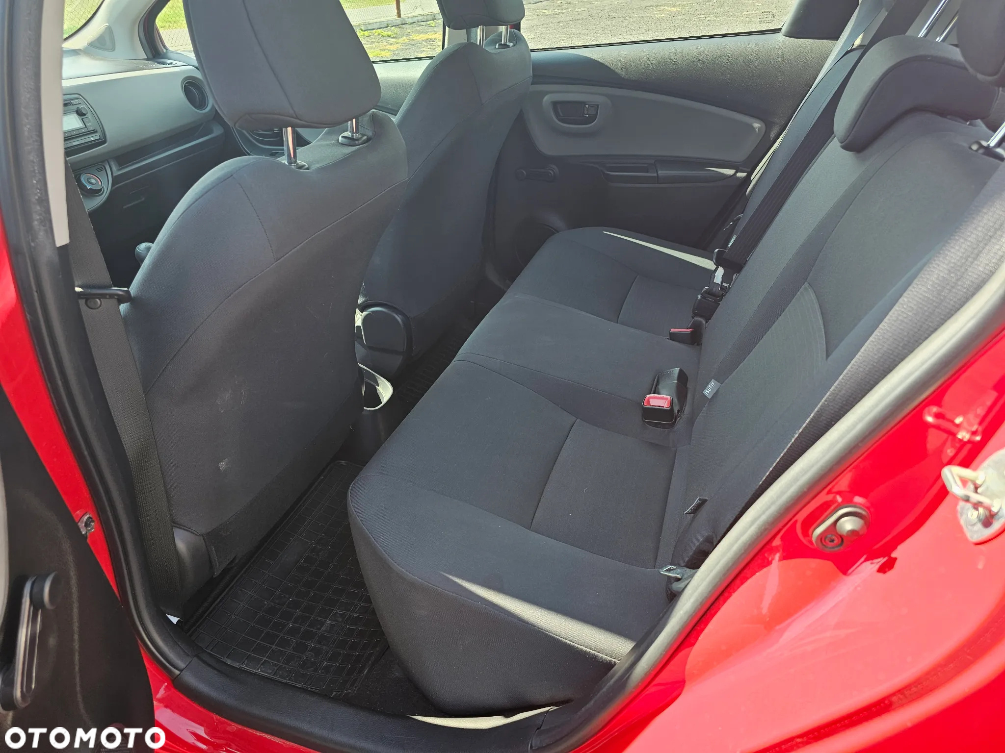 Toyota Yaris 1.0 Sol - 9