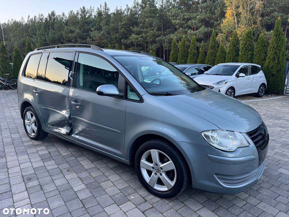 Volkswagen Touran 2009 photo 3