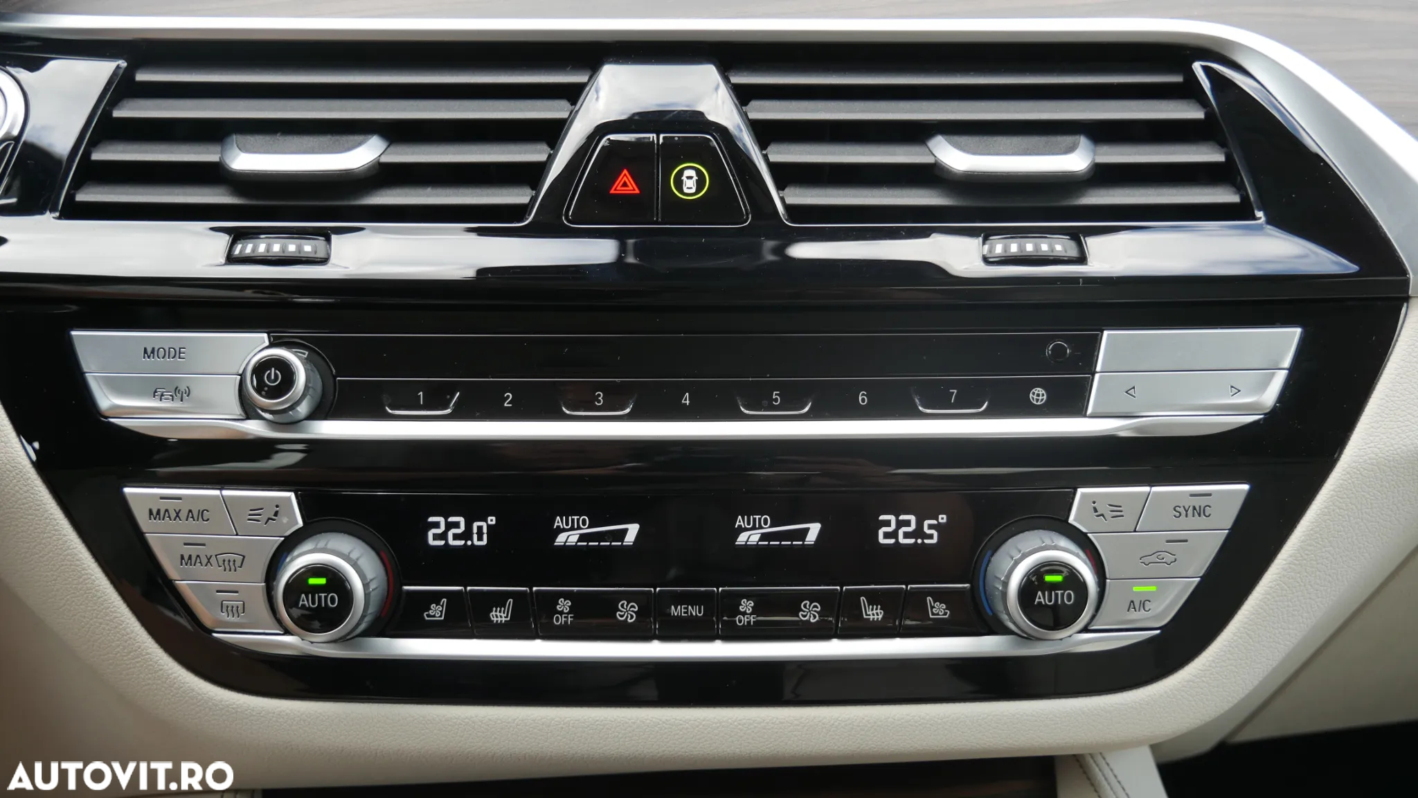 BMW Seria 5 530i Aut. Luxury Line - 24