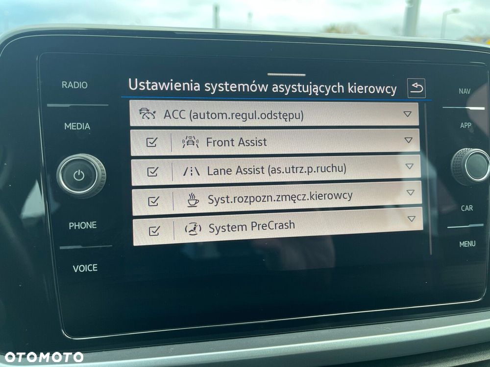 Volkswagen T-Roc - 33