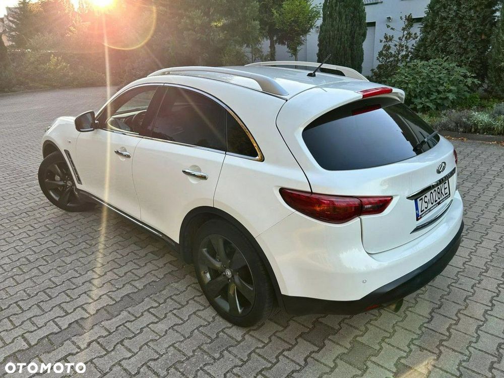 Infiniti FX - 9