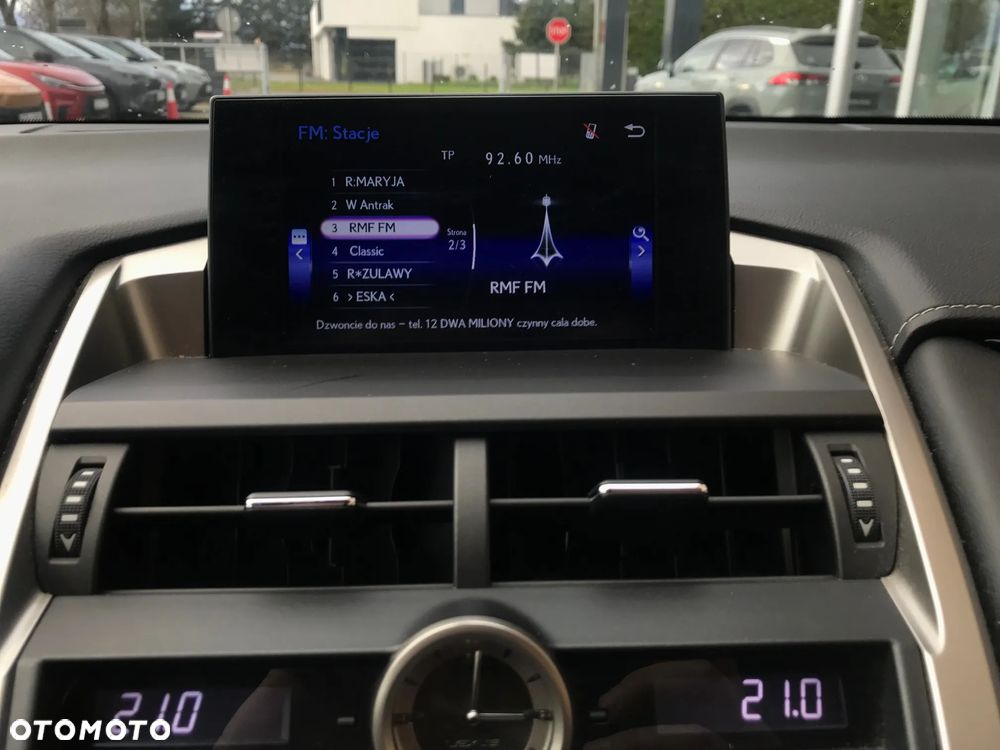 Lexus NX 300h Elite AWD - 26