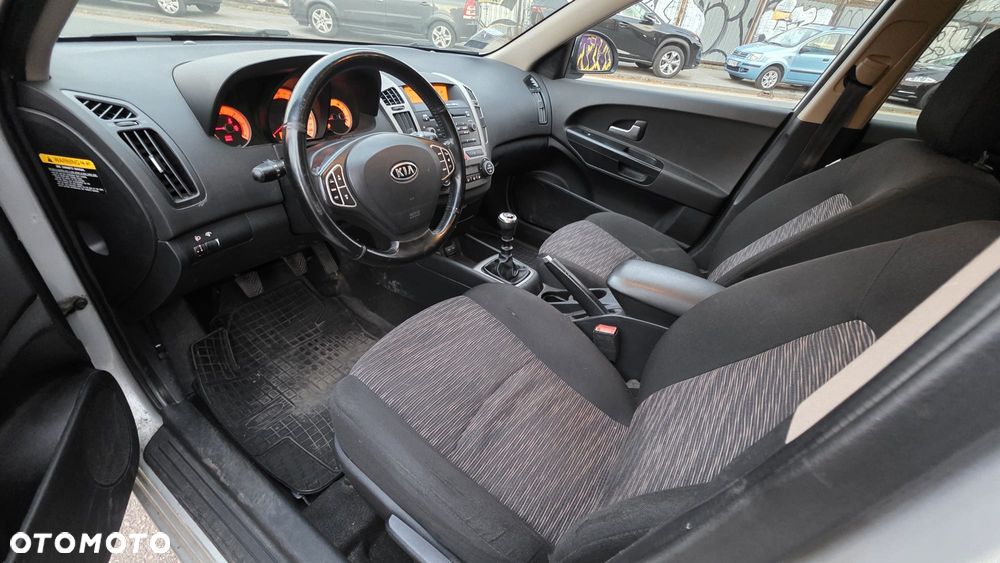 Kia Ceed 1.6 CRDi EX - 6